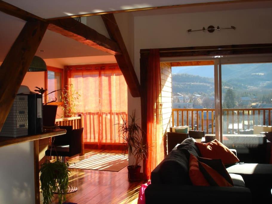 Appartement Appart T3 de charme sous les toits Jausiers 6 pers 11 Grand Rue, 04850 Jausiers