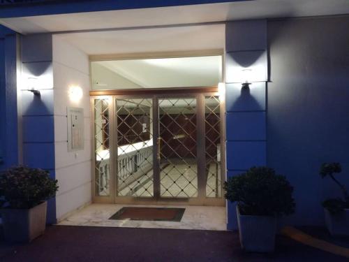 Appartement APPARTAMENTO GRANDE E COMODO, TERRAZZO VISTA MARE 27 Porte de France Menton