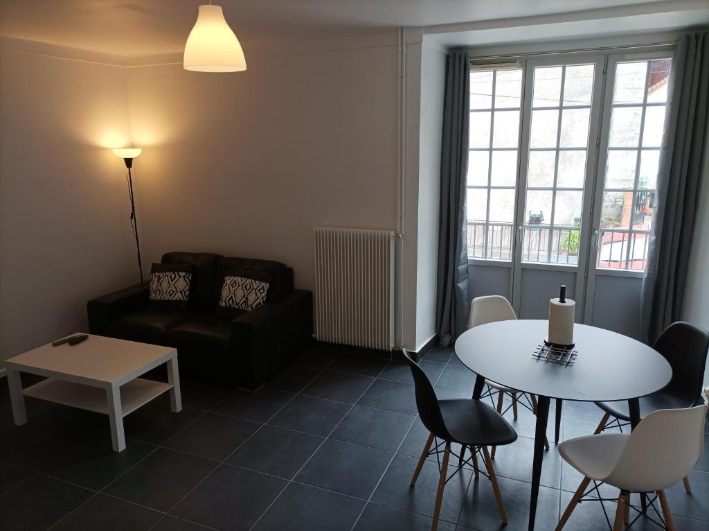 \ 9 Rue du Temple, 39110 Salins-les-Bains