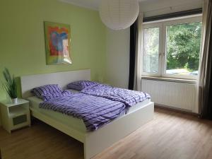 064 Lindenstra_e