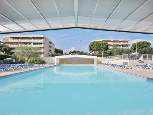 06N - Joli studio - piscine - tennis - clim - proche mer
