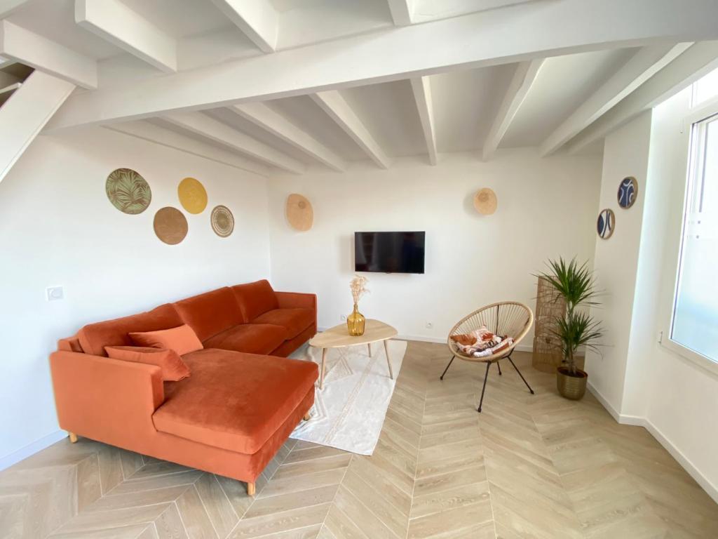 06S - A deux pas du port - appartement rénové-2 chambres 9 Avenue Mirabeau, 06600 Antibes