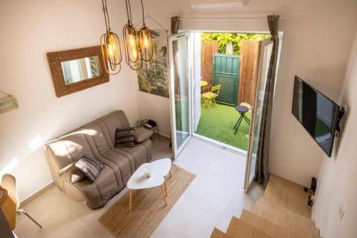 06Y1 - Superbe appartement avec terrasse idéalement situé près des plages