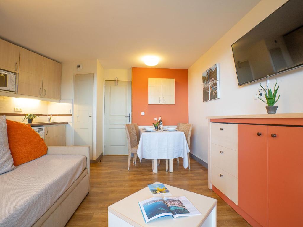#088 Sao Rafael Flat with Spacious Pool 5min Beach