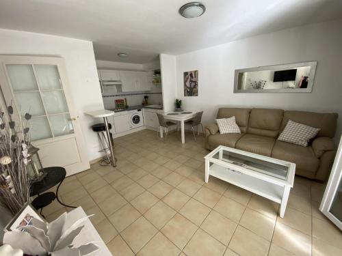 1 Bed apt center Cannes conference center - 2005