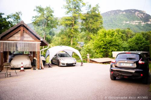 1 CHAMBRE 20m2 : 2 lits pour 3 voyageurs +cuisine + terrasse bois en jardin