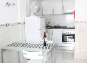 1 min walk from Beach and Town Centre