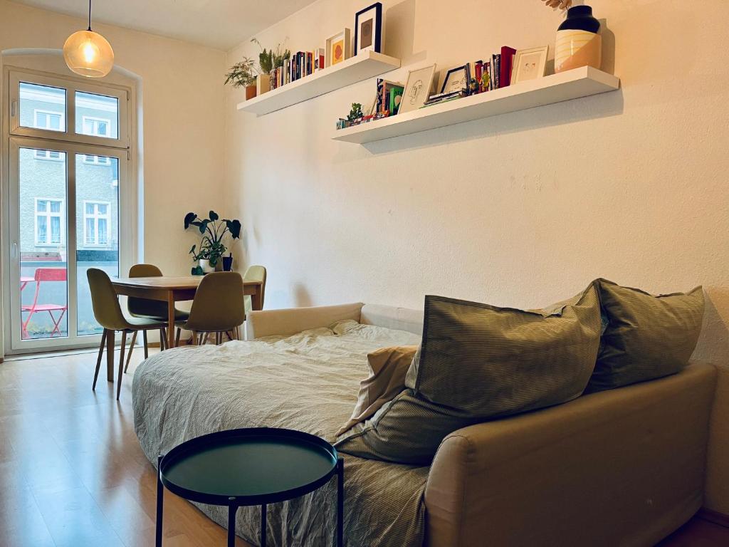 1 room apartment in Friedrichshain Dolziger strasse 11, 10247 Berlin