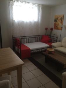 1 Zimmer Appartment im Basement links 108 A