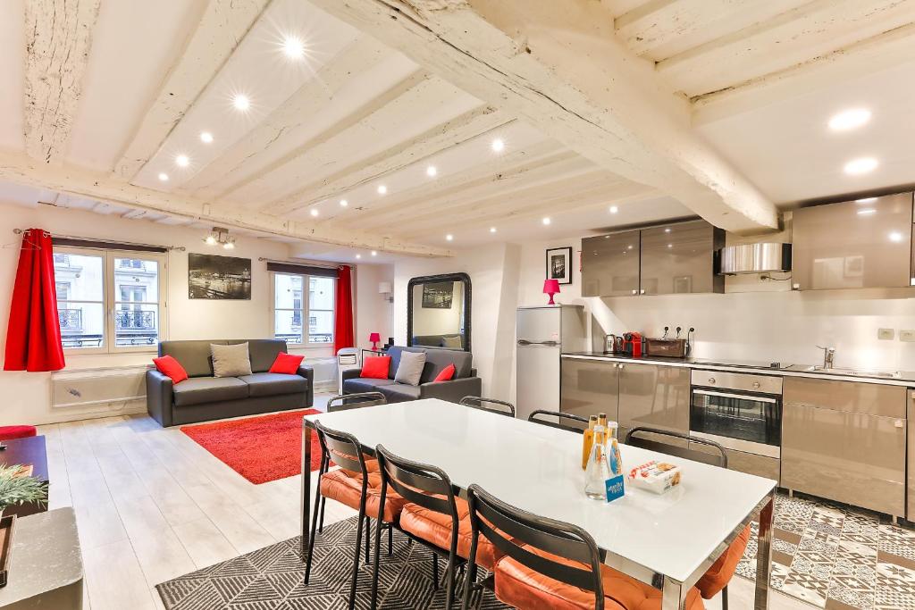 Appartement 100 - Luxury 2 Bedroom - Beaubourg Marais Rue aux Ours 23 75003 Paris