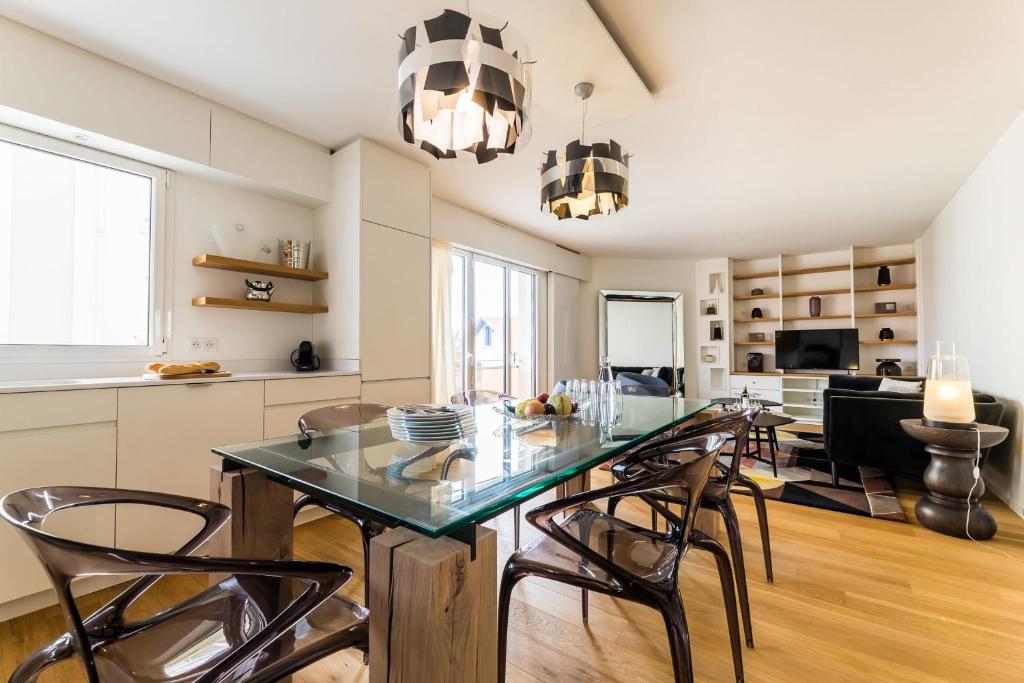 100 MARCHES KEYWEEK Apt 2 bedrooms with parking Biarritz Beaurivage 19 passage michelet, 64200 Biarritz