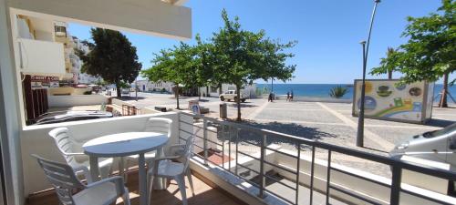 11 Beira Mar - Casas & Papeis