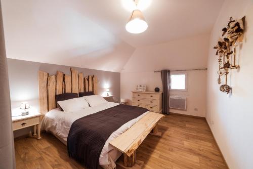 110m² tout équipé, 8 personnes + jardin + parking