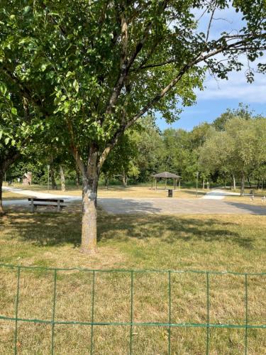 110M2 A 1 KM DE LA PLAGE DE ST GEORGES DE DIDONNE