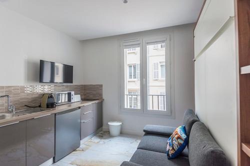 17 M For 2 Refurbished On The Old Port