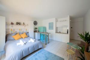 Appartement #17 Sixties du Port AC 10mins walk to old town & Port 39 Rue Smolett 06300 Nice Provence-Alpes-Côte d\'Azur