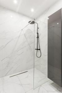 180 Suite Eden, Luxury APT at Sacré Coeur