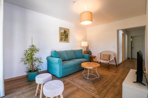 188 Apartments - Lantana - pool, garden and patio