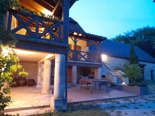 18thcentury house with exterior swimming pool, sleeps up to 13 people, Dordogne-Lot area, WEEKLY RENTAL ONLY Saturday to Saturday