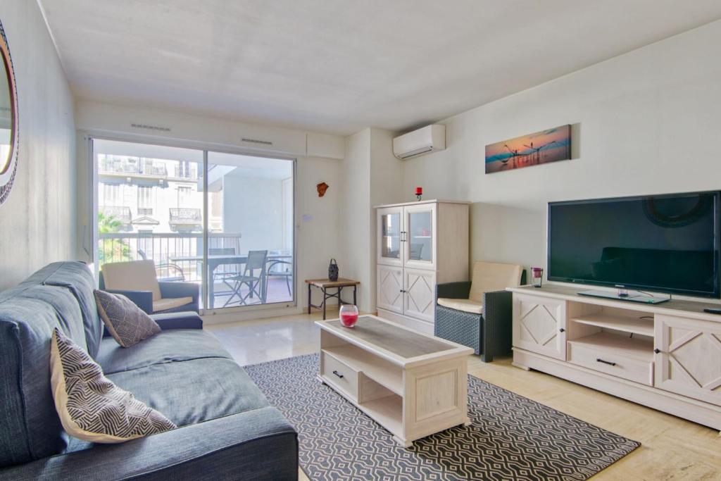 Appartement 1br w AC and terrace in the heart of Toulon near train station Welkeys 47 Rue Émile Gimelli Bâtiment Le Colbert 83000 Toulon