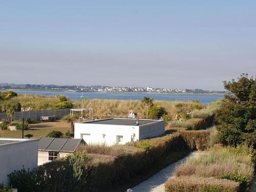 Appartement 2 à 4 personnes vue mer à Santec plage du Dossen vue mer Santec france