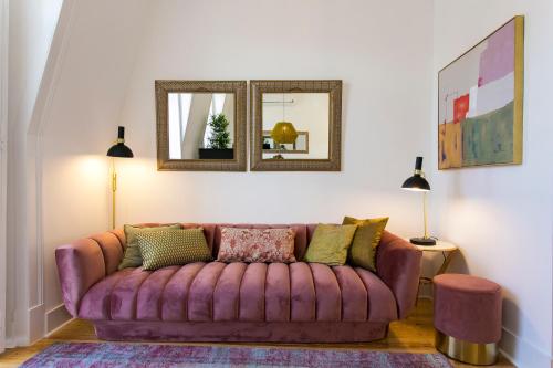 2 beautiful suites upscale flat embracing Tejo!