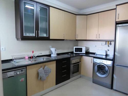 2 Bed Apartment with com Pool