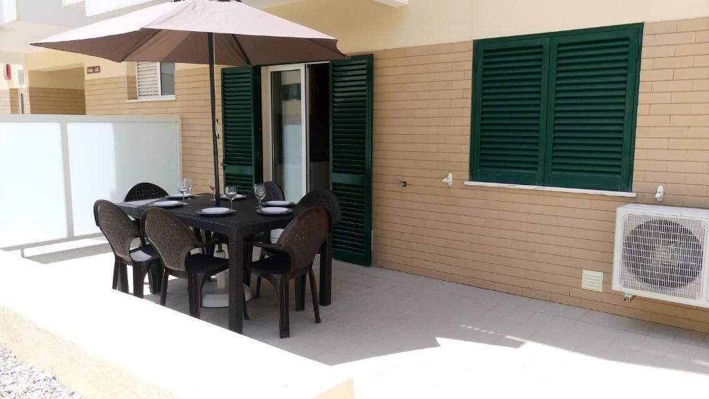 2 Bedroom Apartment 500m From The Beach - Algarve A8 Quinta do marques, 8365-157 Armação de Pêra