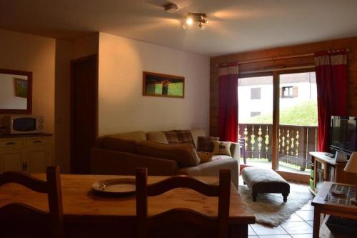 2 bedroom Apartment in Les Houches Stone's throw from Prairon lift