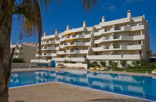 2 bedroom apartment Vila Rosal São Rafael Albufeira swimming pool tennis wifi