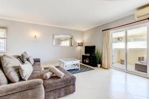 2 Bedroom Apartment with Pool in Vila Marachique, Alvor