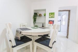 Appartement 2 Bedroom close to Timeout Market by Innkeeper Travessa do Cabral 46 1200-056 Lisbonne -1