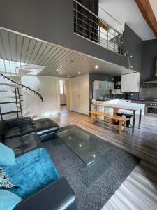 2 bedroom duplex apartment in the center of Cannes