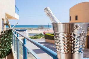 2 bedroom Sea View apartment, private parking