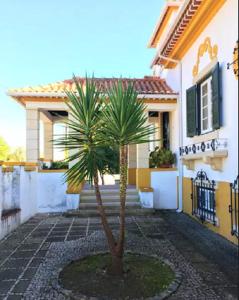 Appartement 2 bedrooms appartement at Praia do Ribatejo 200 m away from the beach with lake view enclosed garden and wifi Rua Comendador Manuel Vieira da Cruz 140 2240-209 Praia do Ribatejo Région Centre