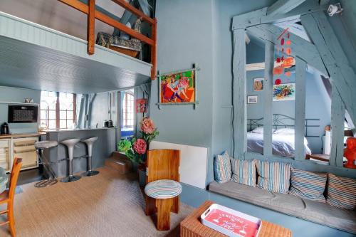 2 bedrooms appartement with enclosed garden and wifi at Troyes