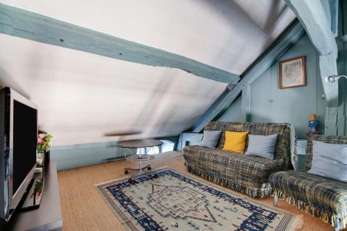 2 bedrooms appartement with enclosed garden and wifi at Troyes