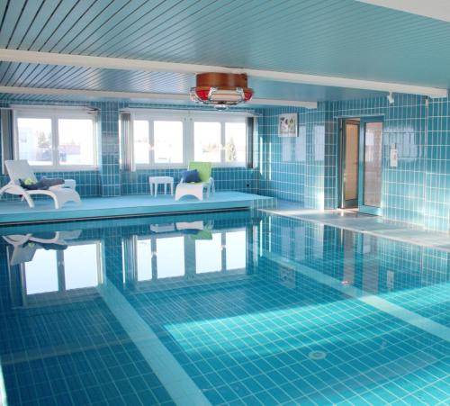 2 bedrooms appartement with indoor pool enclosed garden and wifi at Sauerlach