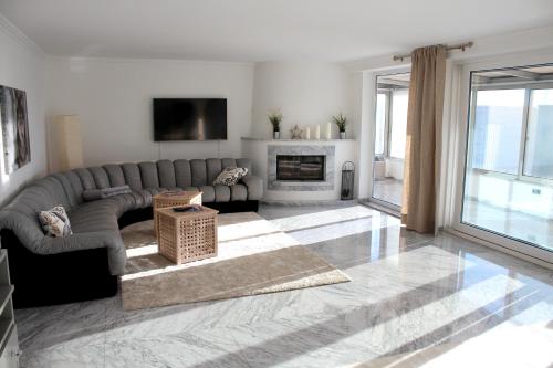 2 bedrooms appartement with indoor pool enclosed garden and wifi at Sauerlach