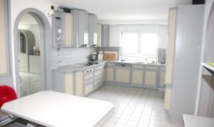 2 bedrooms appartement with indoor pool enclosed garden and wifi at Sauerlach