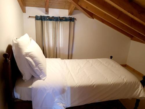 2 bedrooms appartement with sea view enclosed garden and wifi at Lombo Do Doutor 4 km away from the beach