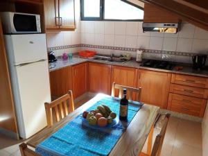 2 bedrooms appartement with sea view enclosed garden and wifi at Lombo Do Doutor 4 km away from the beach