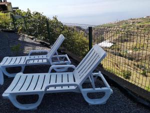 2 bedrooms appartement with sea view enclosed garden and wifi at Lombo Do Doutor 4 km away from the beach