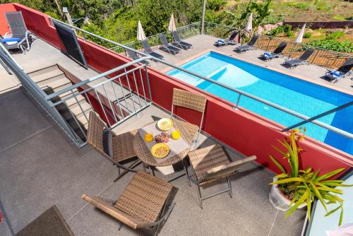2 bedrooms appartement with shared pool furnished terrace and wifi at Prazeres 5 km away from the beach