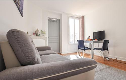 2 bedrooms center cannes frgk