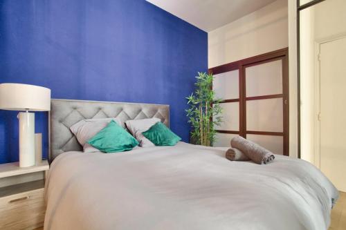 2 Bedrooms Le Marais Nazareth
