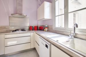 2 Bedrooms Tour Eiffel Rapp