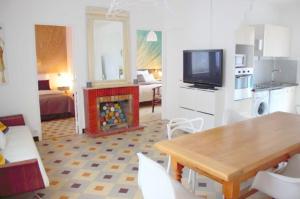 Appartement 2 Chemin Neuf balcon 2 Chemin Neuf 04800 Gréoux-les-Bains Provence-Alpes-Côte d\'Azur