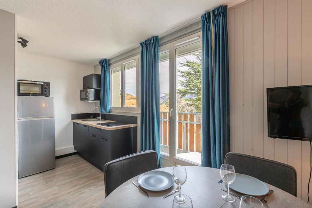 2 LYS Orleans Downtown, free secure parking 45000 Orléans
