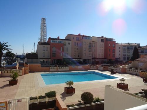 2 PIÈCES 35 M² CAP D'AGDE, CENTRE PORT, BEL APPARTEMENT TYPE 2 LOGGIA PISCINE
